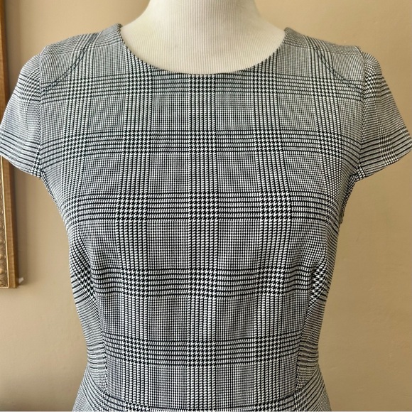 J. Crew Glen Plaid Cap Sleeve Dress Short Sleeve Sheath Flounce Hem Size 4 - Picture 8 of 12